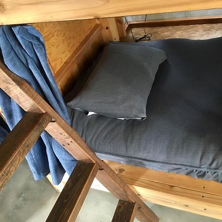 Guest House Golden Mile Hostel Amami Δωμάτιο φωτογραφία